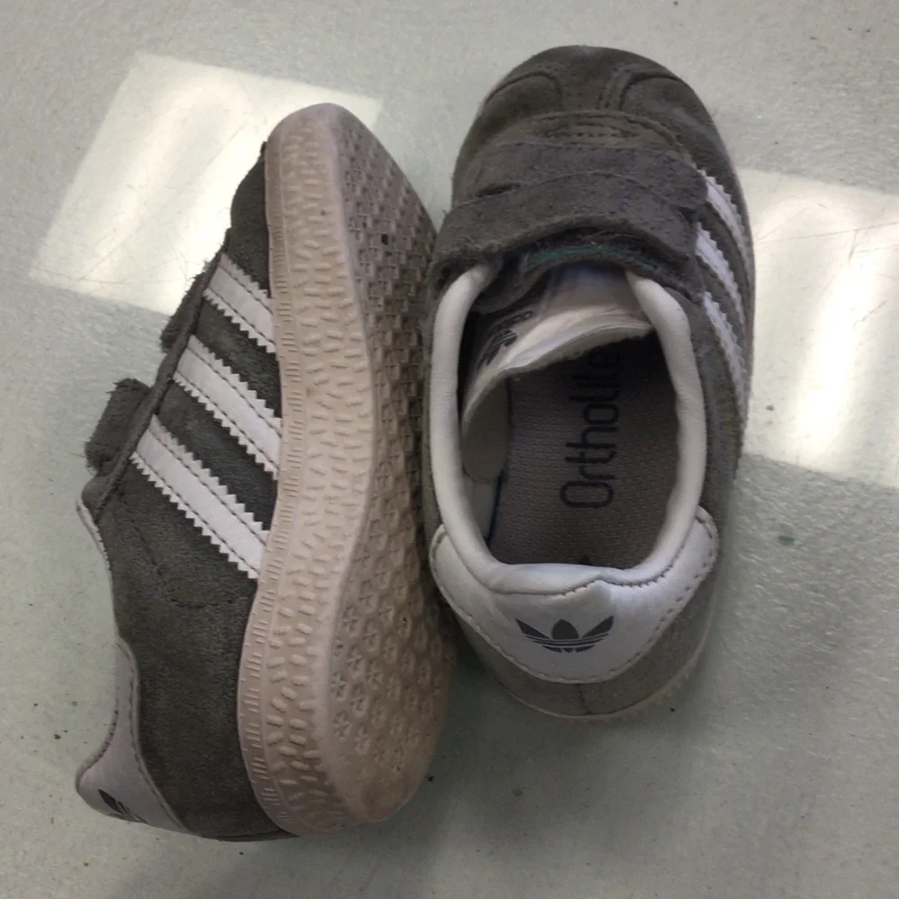 adidas kids gazelle